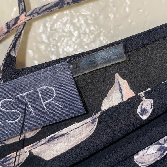 ASTR Front Tie Waist Dress| Black Floral Print‎ - Picture 9 of 16